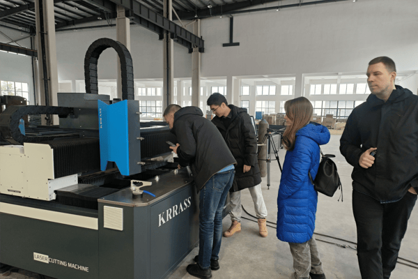 máquina de corte a laser de fibra Máquina de corte a laser de fibra - máquina de corte a laser de fibra