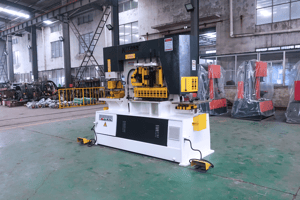 آلة تشكيل الحديد