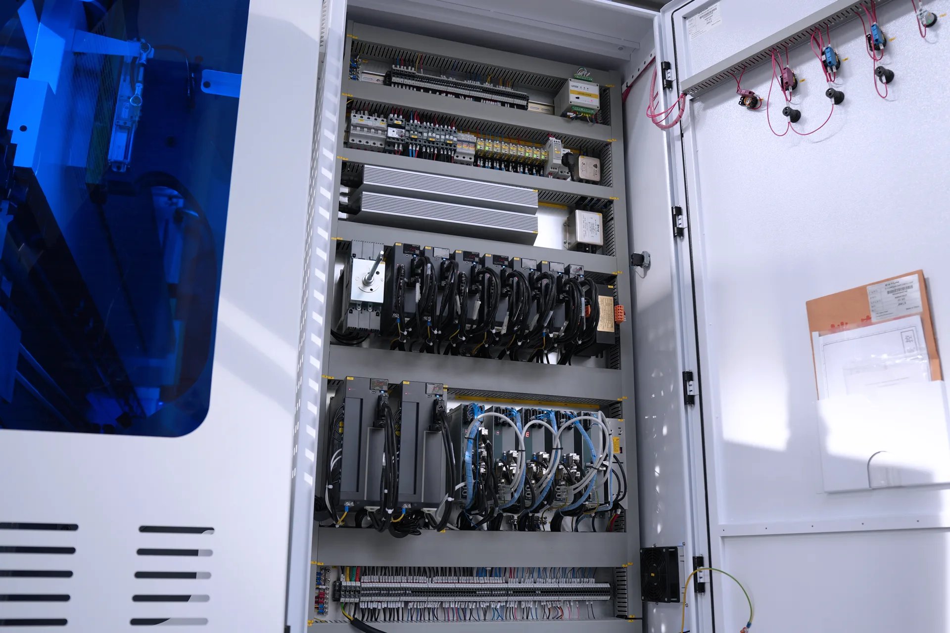 135Ton Hybrid Press Brake for Sale, PBE-135T3200 DA69T 8+1 Hybrid Press Brake Machine - Pictures 9 135Ton Hybrid Press Brake for Sale, PBE-135T3200 DA69T 8+1 Hybrid Press Brake Machine - schneider electric