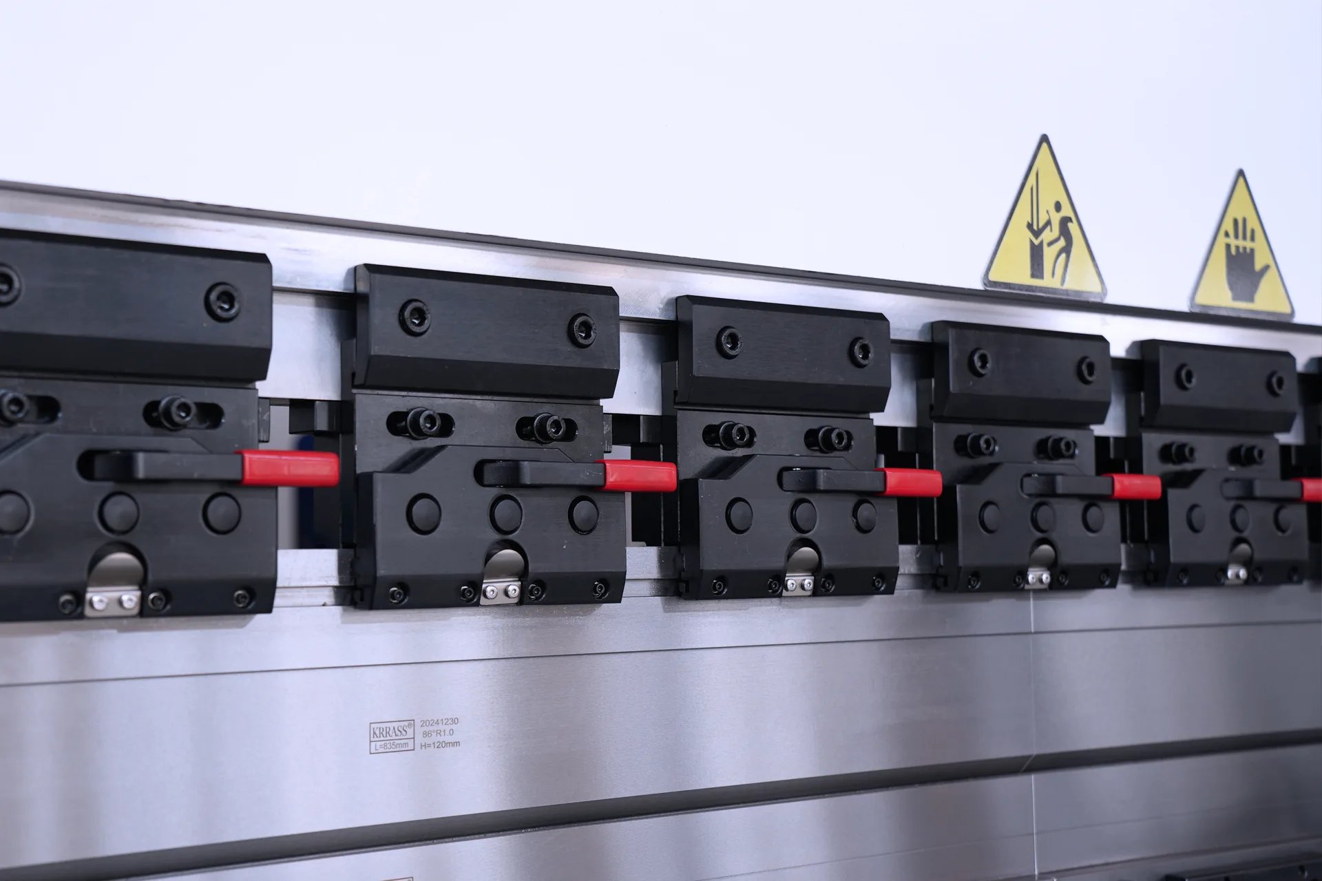 Высокоточное устройство быстрой смены пресс-форм