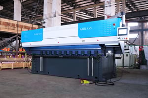 Rainureuse en V à vendre, machine à rainurer verticale en V HRK-1250X3200