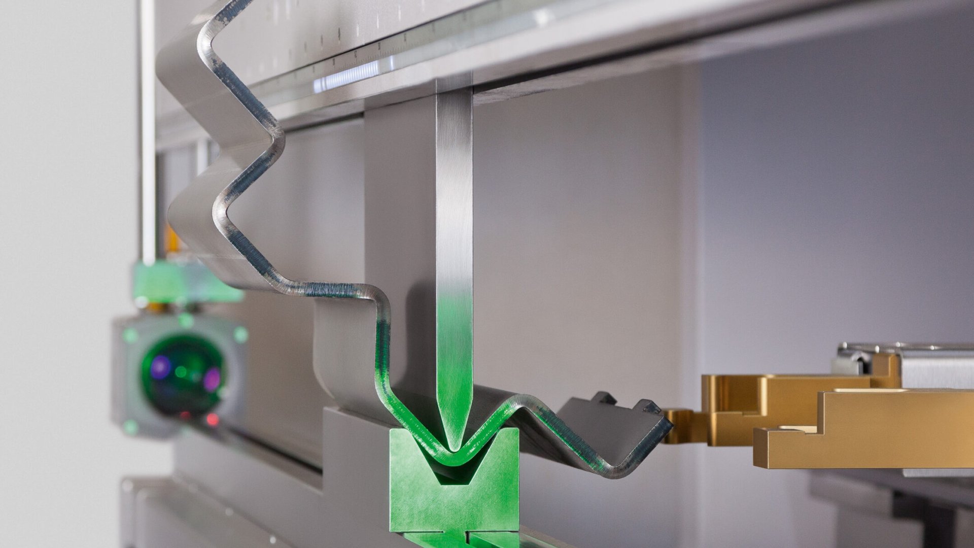 Components of a Press Brake: Structure of a Press Brake - sheet metal bending machine punch