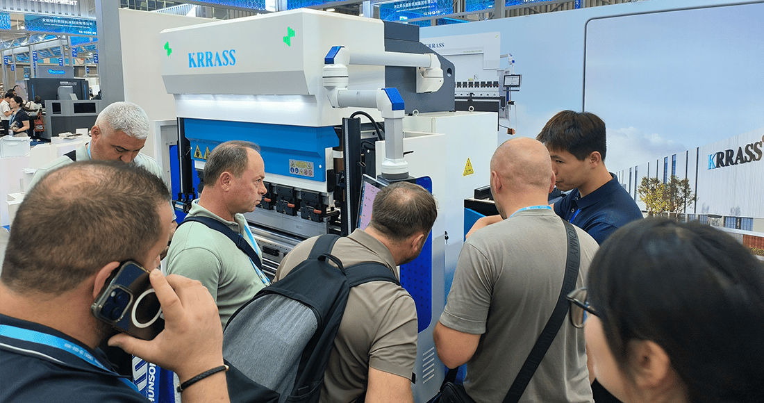 NC Press Brake vs CNC: Cost, Accuracy, and Training - Pictures 4 Tempo de preparação: o campo de batalha mais subestimado na disputa entre prensa dobradeira NC e CNC.