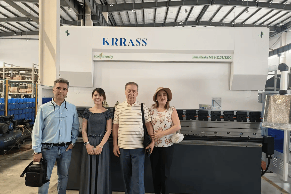 Como escolher a prensa dobradeira adequada para suas necessidades de conformação de metais