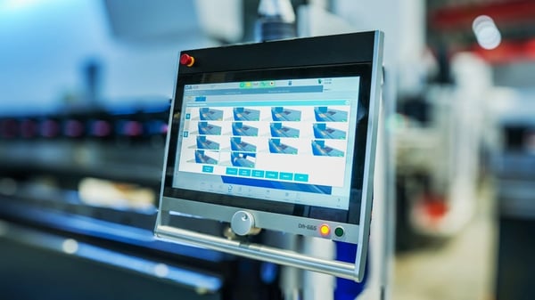 Prensa dobradeira CNC KRRASS com controlador CNC Delem DA66S